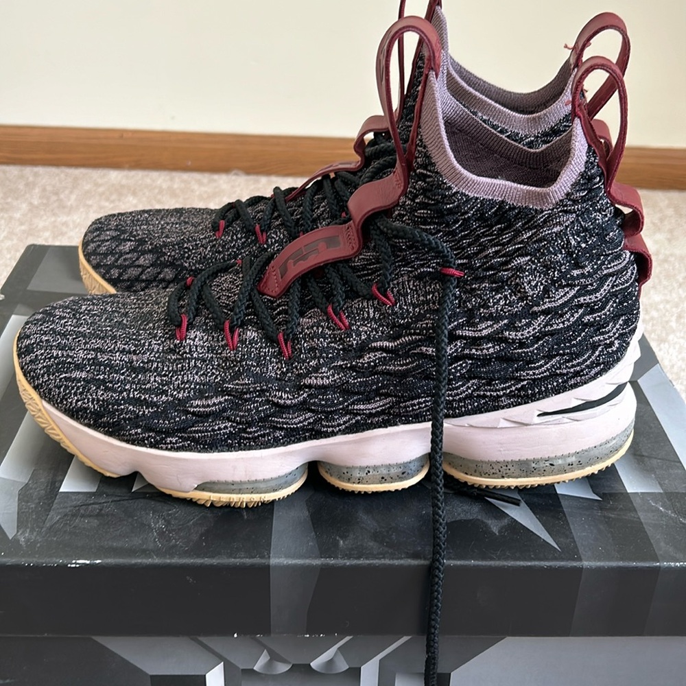 Nike Lebron XV size 9